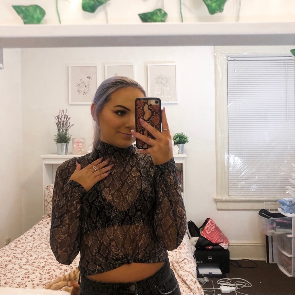 wild fable see through snakeskin top - Picture 1 of 7